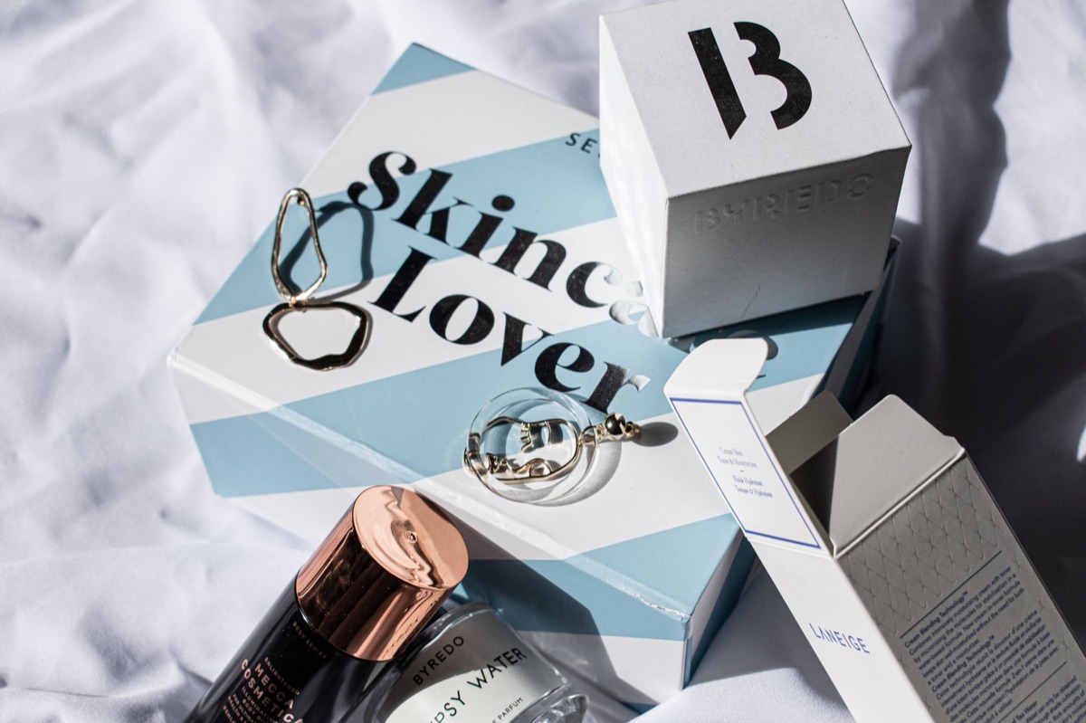 packaging di prodotto minimalista ed elegante