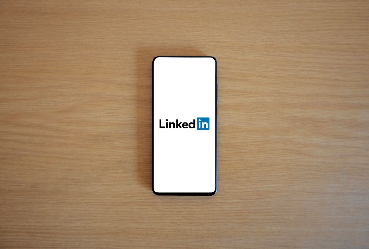 スマートフォンとSNSを活用したプロフェッショナルなワークスペース