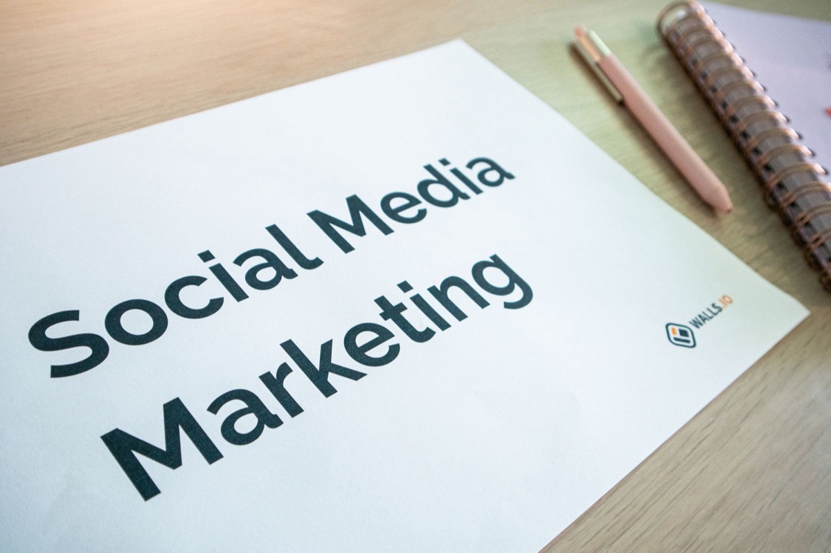 Graphic illustration of brand image development steps for SNS platforms